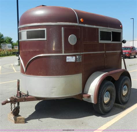 1984 WW two horse straight load trailer in Manhattan, KS | Item H3062 ...