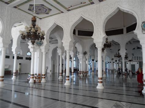 SEJARAH & KEAGUNGAN MASJID RAYA BAITURRAHMAN ACEH ~ PUSTAKA MUSBIR™