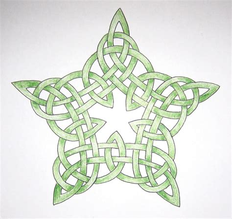 365 Days of Stargazing: 39. Celtic Knot