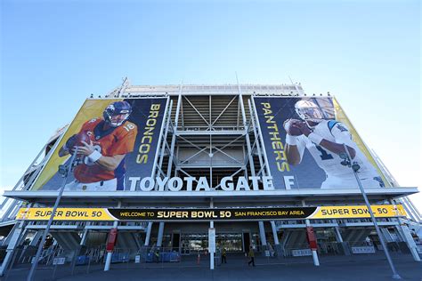 The 9 best spots to take a selfie at Super Bowl 50 - Levi's® Stadium