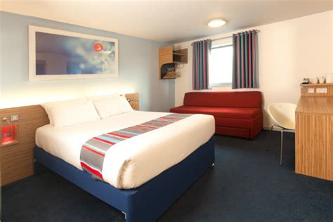 Travelodge London Balham (London): What to Know BEFORE You Bring Your ...