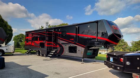 2023 Toy Hauler Fifth Wheel Luxe 46FB - Factory Direct