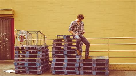 5 Reasons Why Small Companies Buy Liquidation Pallets - UrbanMatter