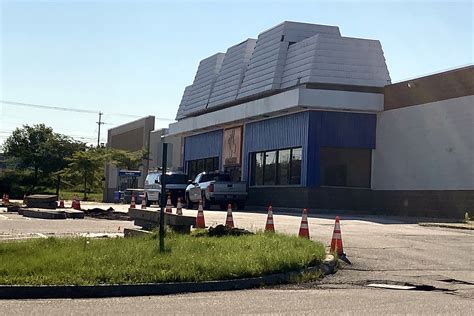 Former Toys 'R' Us Building Has New Owner, Renovations Underway