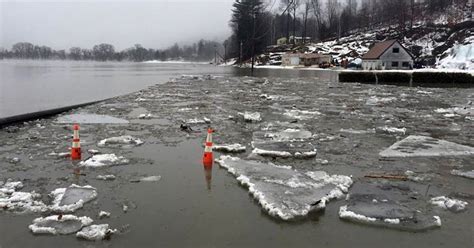 Flooding displaces some Vermont residents, closes roads