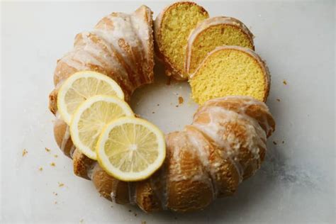 I Tried Jamie Lee Curtis’ Most Beloved Lemon Cake | The Kitchn