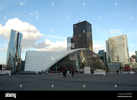 The Hilton Hotel at La Defense, Paris Stock Photo - Alamy