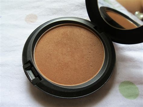 Love struck: MAC Bronzing Powder in Bronze