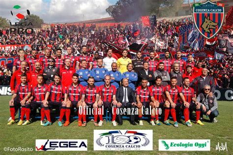 Cosenza Calcio, ecco la foto ufficiale della stagione 2013/2014 - Sito ...