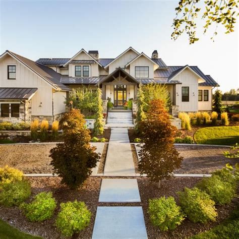 2024 Winners of HGTV Ultimate Outdoor Awards: Stunning White Farmhouse ...