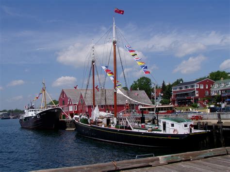 File:Lunenburg Nova Scotia 1.jpg - Wikipedia