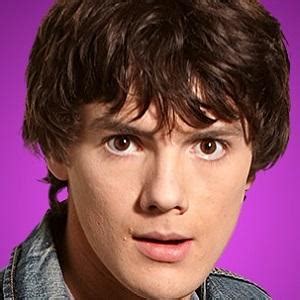 Matthew Knight - Age, Family, Bio | Famous Birthdays