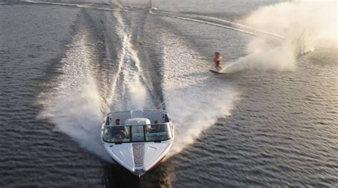 10 Best Tow Boats for Water Skiing and Wakeboarding - boats.com