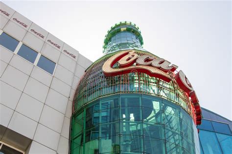 Largest Coca Cola Bottle in the World on Las Vegas Strip Editorial ...