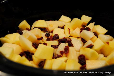 Miz Helen's Country Cottage: Slow Cooker Fruit Pudding Cake