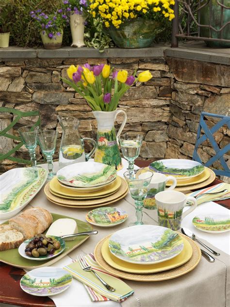 Italian ceramics from Tuscany | Italian pottery tuscany, Elegant table settings, Italian ceramics