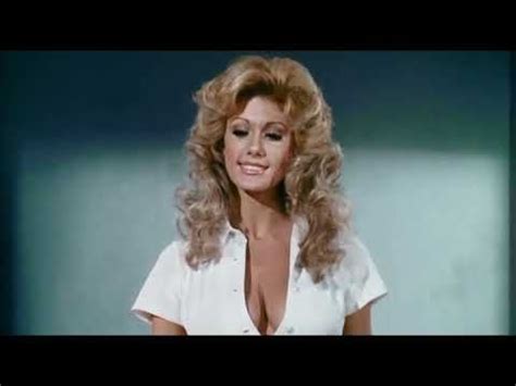 Actress Robyn Hilton from "Blazing Saddles" Wiki: Death, Measurements, Net Worth, Johnny Carson ...