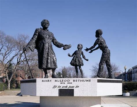 Mary McLeod Bethune Statue Lincoln Park | Washington.org