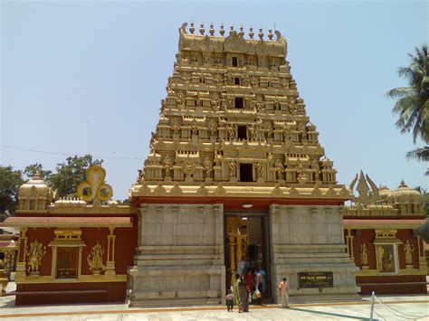 File:Gokarnatheshwara Temple 7042008.jpg - Wikimedia Commons