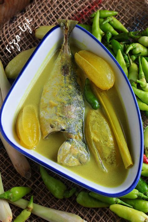 IKAN SELAR MASAK LEMAK CILI KAMPUNG | Fiza's Cooking