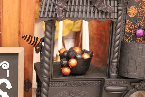 How To Make An Easy DIY Halloween House - Beauty Within Home