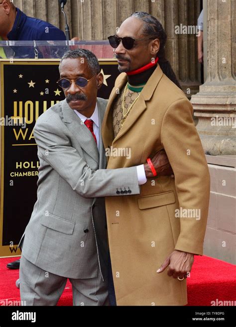 Snoop dogg father fotografías e imágenes de alta resolución - Alamy