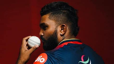 IPL 2022: রয়্যাল চ্যালেঞ্জার্স ব্যাঙ্গালোরের নেইমারকে চেনেন? - Bengali News | Wanindu Hasaranga ...