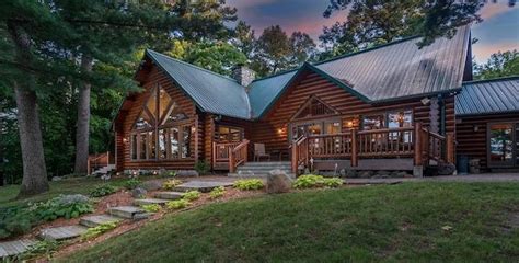 [FOR SALE] LAKEFRONT CABIN WITH GORGEOUS VIEWS ALL AROUND - Cabin Obsession