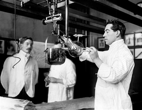 Creepy photos of Early 20th Century British Hospitals - Flashbak | Creepy photos, Photo, Vintage ...