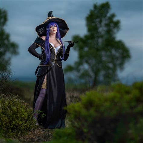 I did a cosplay of the Witch ! I'm pretty pleased and Can't wait to see more from the shoot ...