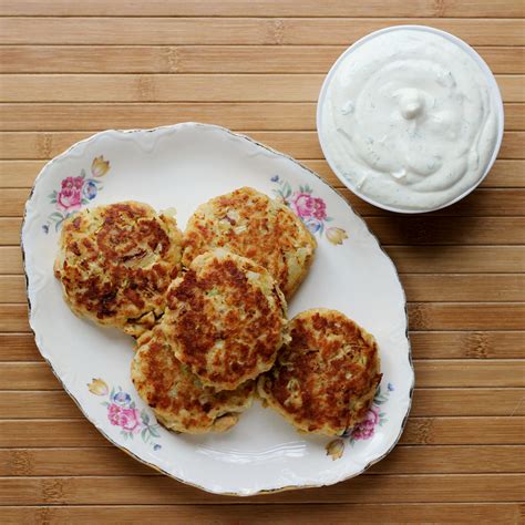 Cookistry: Salmon Croquettes with Dill Sauce