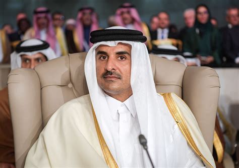 Qatari Emir Sheikh Tamim invited to Gulf summit amid diplomatic row | Daily Sabah