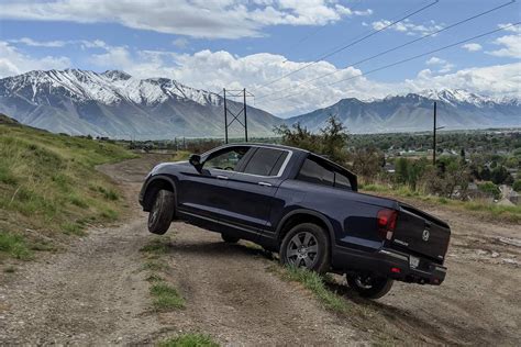 Updated 2020 Honda Ridgeline Goes Off-Roading | Cars.com