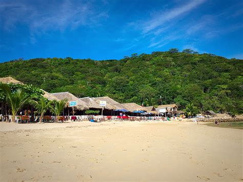 Hanging Out on the Beaches of Huatulco - Trailing Rachel