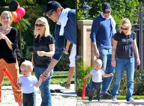 Photos of Amy Poehler, Will Arnett, And Archie Arnett Playing at a LA ...