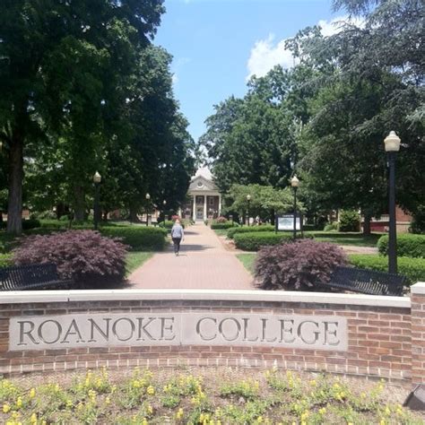 Roanoke College - 4 tips