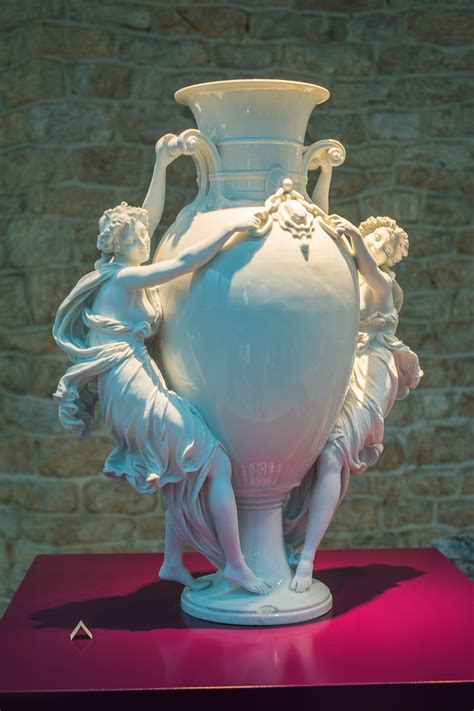 See the whole history of Limoges porcelain in the Deep Heart of France - Deep Heart of France