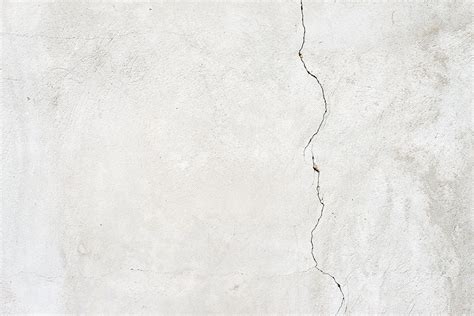 Why Do Plaster Walls Crack? Types of Cracks | TGP