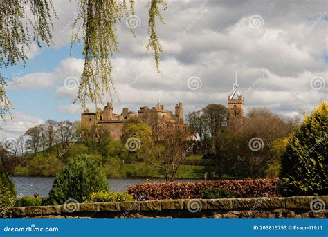 Linlithgow Palace Across Loch Stock Image - Image of britain, palace ...