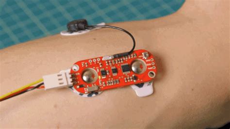 How to Use EMG Muscle Sensor to Control Anything (MyoWare) - YouTube