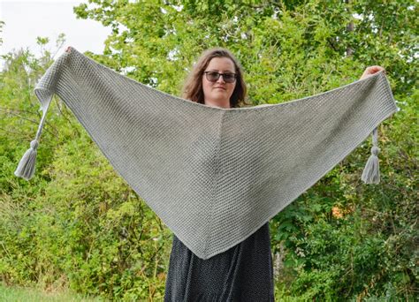 Phyllite shawl - Tunisian crochet shawl pattern - Yarnandy