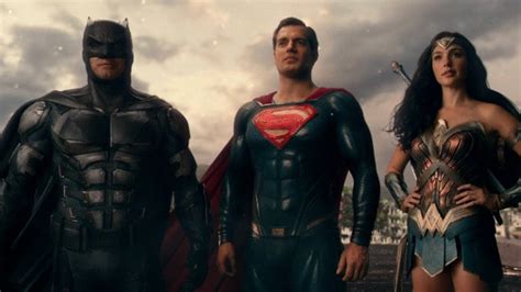 ‘Justice League’: Superman, Batman & Wonder Woman Cosplayers Unite - Heroic Hollywood