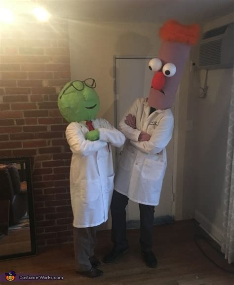 Beaker and Dr. Bunsen Honeydew Couple Costume - Photo 3/3