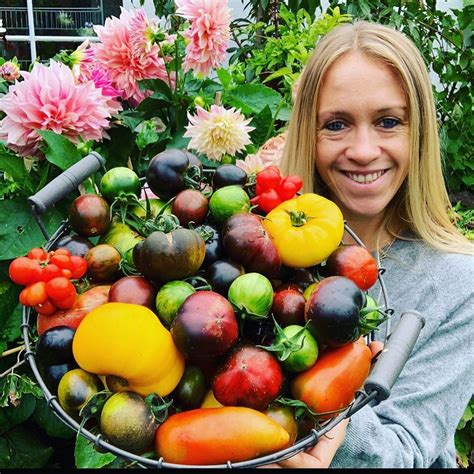 Ok soooo after my little California trip I’m up to 42 varieties of heirloom tomatoes!!!!...