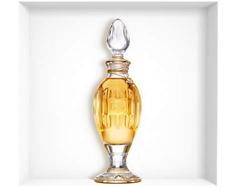 Dior brings back their iconic perfume bottle: the Amphora