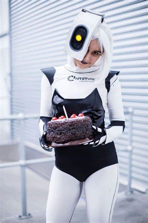 GLaDOS | Cosplay Amino