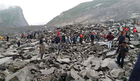 10 confirmed dead after landslide buries scores in China | CBC News