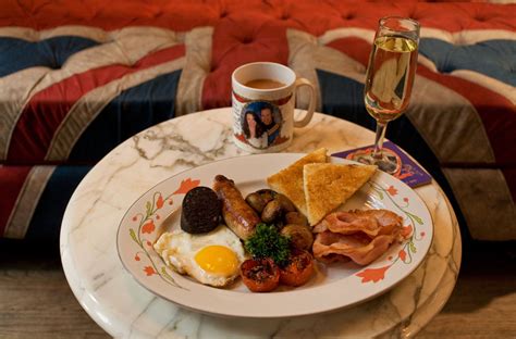 Where to Find a Very British Breakfast - The New York Times