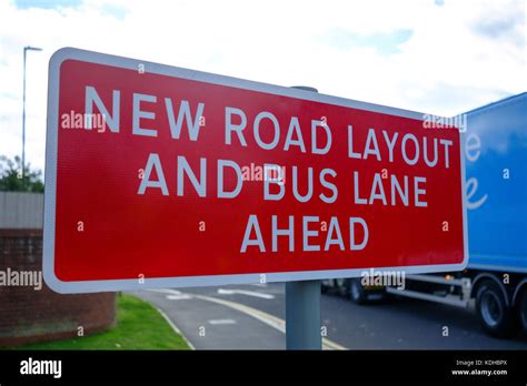 Bus lane sign hi-res stock photography and images - Alamy