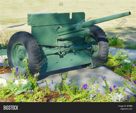 WW II Canon Image & Photo (Free Trial) | Bigstock